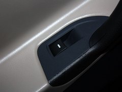 2012款 2.0L 手动 行政版 5座