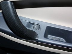 2012款 2.0L 手动 行政版 5座