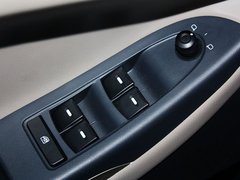 2012款 2.0L 手动 行政版 5座
