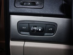 2012款 2.0L 手动 行政版 5座