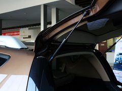 2012款 2.0L 手动 行政版 5座