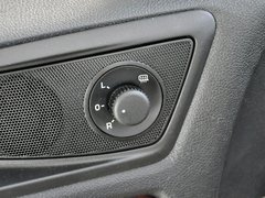 2013款 1.6L 自动 逸俊版