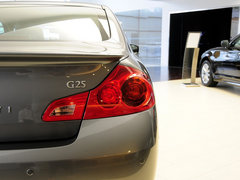 2013款 G25 2.5L 自动 SedanSTC限量版