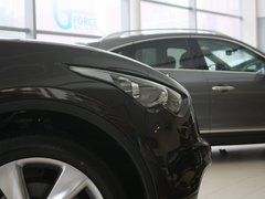 2011款 FX50 5.0L 自动 巅峰版 5座