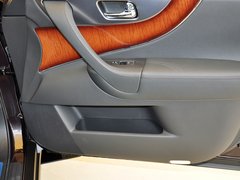 2013款 FX50 5.0L 自动 巅峰版 5座