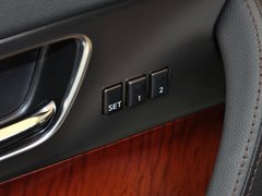 2013款 FX50 5.0L 自动 巅峰版 5座