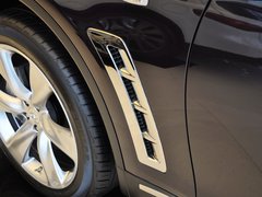 2013款 FX50 5.0L 自动 巅峰版 5座