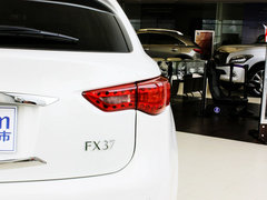 2013款 FX37 3.7L 自动 超越版 5座