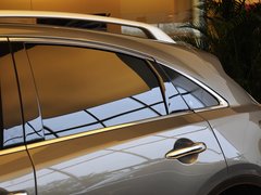 2013款 FX37 3.7L 自动 超越版 5座