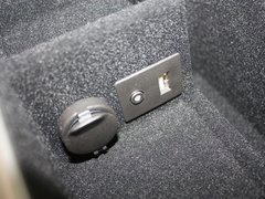 2012款 3.0L 自动 Vday豪华纪念版
