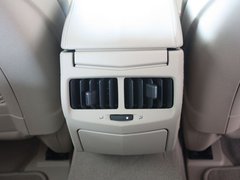 2012款 3.0L 自动 Vday豪华纪念版