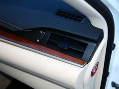 2013款 2.5 CVT 300h 豪华版