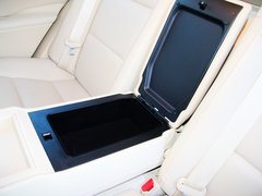 2013款 2.5 CVT 300h 豪华版