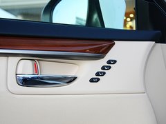 2013款 2.5 CVT 300h 豪华版
