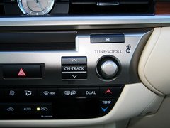 2013款 2.5 CVT 300h 豪华版