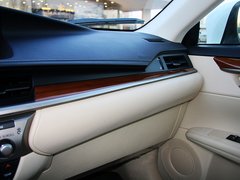 2013款 2.5 CVT 300h 豪华版