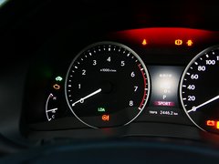 2013款 2.5 CVT 300h 豪华版