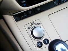 2013款 2.5 CVT 300h 豪华版