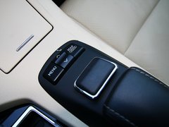 2013款 2.5 CVT 300h 豪华版