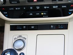 2013款 2.5 CVT 300h 豪华版