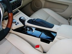 2013款 2.5 CVT 300h 豪华版