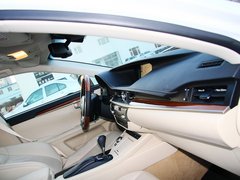 2013款 2.5 CVT 300h 豪华版