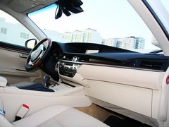 2013款 2.5 CVT 300h 豪华版