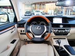 2013款 2.5 CVT 300h 豪华版