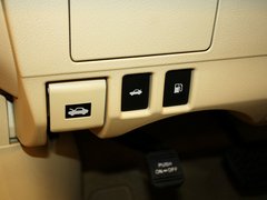 2013款 2.5 CVT 300h 精英版