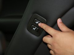 2012款 3.0L 自动 V6 Royal Saloon