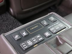 2012款 3.0L 自动 V6 Royal Saloon