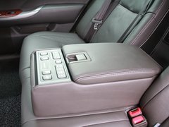 2012款 3.0L 自动 V6 Royal Saloon