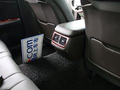 2012款 3.0L 自动 V6 Royal Saloon