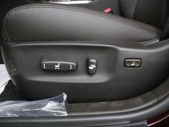 2012款 3.0L 自动 V6 Royal Saloon
