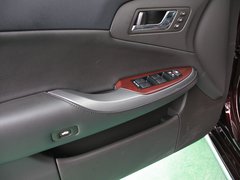 2012款 3.0L 自动 V6 Royal Saloon