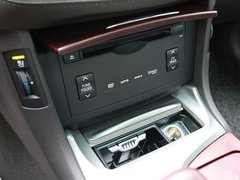 2012款 3.0L 自动 V6 Royal Saloon