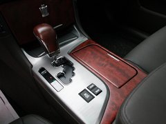 2012款 3.0L 自动 V6 Royal Saloon