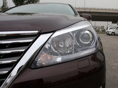 2012款 3.0L 自动 V6 Royal Saloon