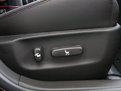 2012款 3.0L 自动 V6 Royal Saloon