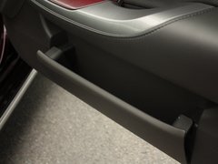 2012款 3.0L 自动 V6 Royal Saloon