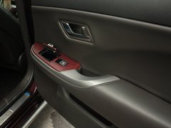 2012款 3.0L 自动 V6 Royal Saloon