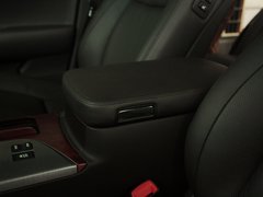 2012款 3.0L 自动 V6 Royal Saloon