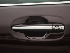2012款 3.0L 自动 V6 Royal Saloon