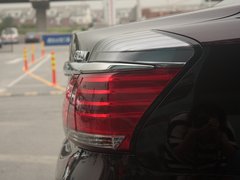 2012款 3.0L 自动 V6 Royal Saloon