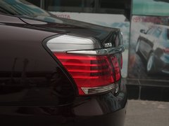 2012款 3.0L 自动 V6 Royal Saloon