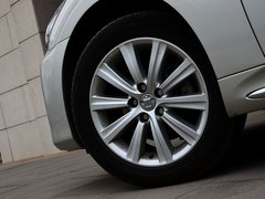 2012款 2.5L 自动 V6 Royal Saloon 尊贵版