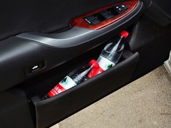 2012款 2.5L 自动 V6 Royal Saloon 尊贵版
