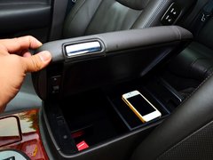2012款 2.5L 自动 V6 Royal Saloon 尊贵版