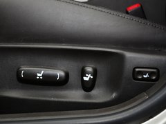 2012款 2.5L 自动 V6 Royal Saloon 尊贵版