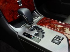 2012款 2.5L 自动 V6 Royal Saloon 尊贵版
